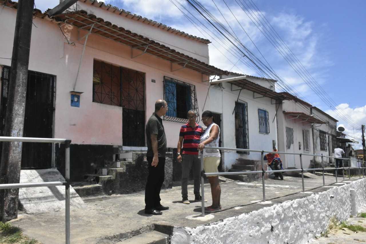 Camacã: 40 anos depois, moradores da Rua Nossa Senhora do Socorro comemoram a instalação de corrimão
